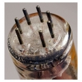 6AK6 Pentode. Eine Elektronenröhre von RCA. ID18619