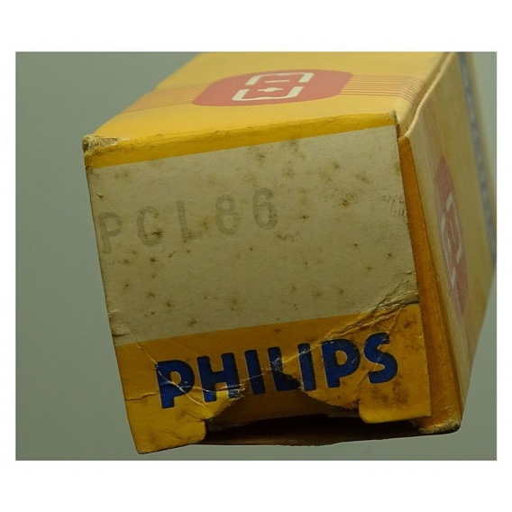 PCL86 Triode-Strahlbündelröhre. Eine Radioröhre von Philips. ID21006