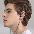 In-Ear Bass Wired Earphones Musik-Ohrhörer mit Mikrofon Schwarz