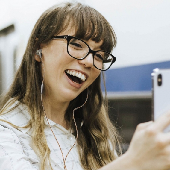 Kabelgebundene In-Ear-Kopfhörer Multifunktionstaste Integriertes Mikrofon Silber